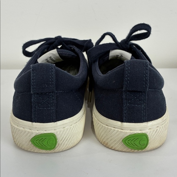 Cariuma Navy Canvas Sneakers Women’s 9.5/Mens 8 Cream Soles Sustainable Unisex - Picture 3 of 9